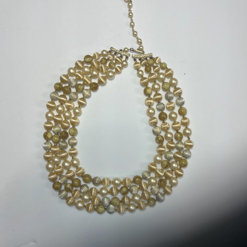 Elegant Pearl Necklace